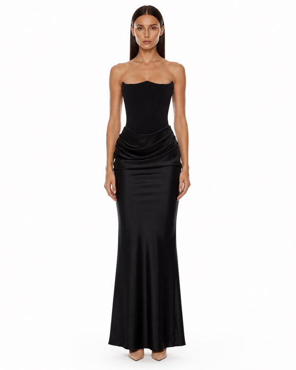 La-Môle Black Gown on model