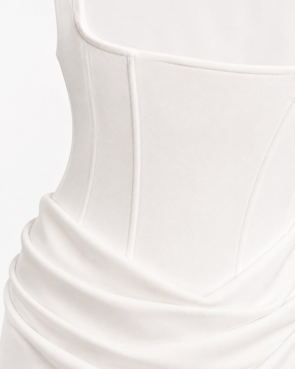 Èze-Bord Drapiertes Satin-Abendkleid