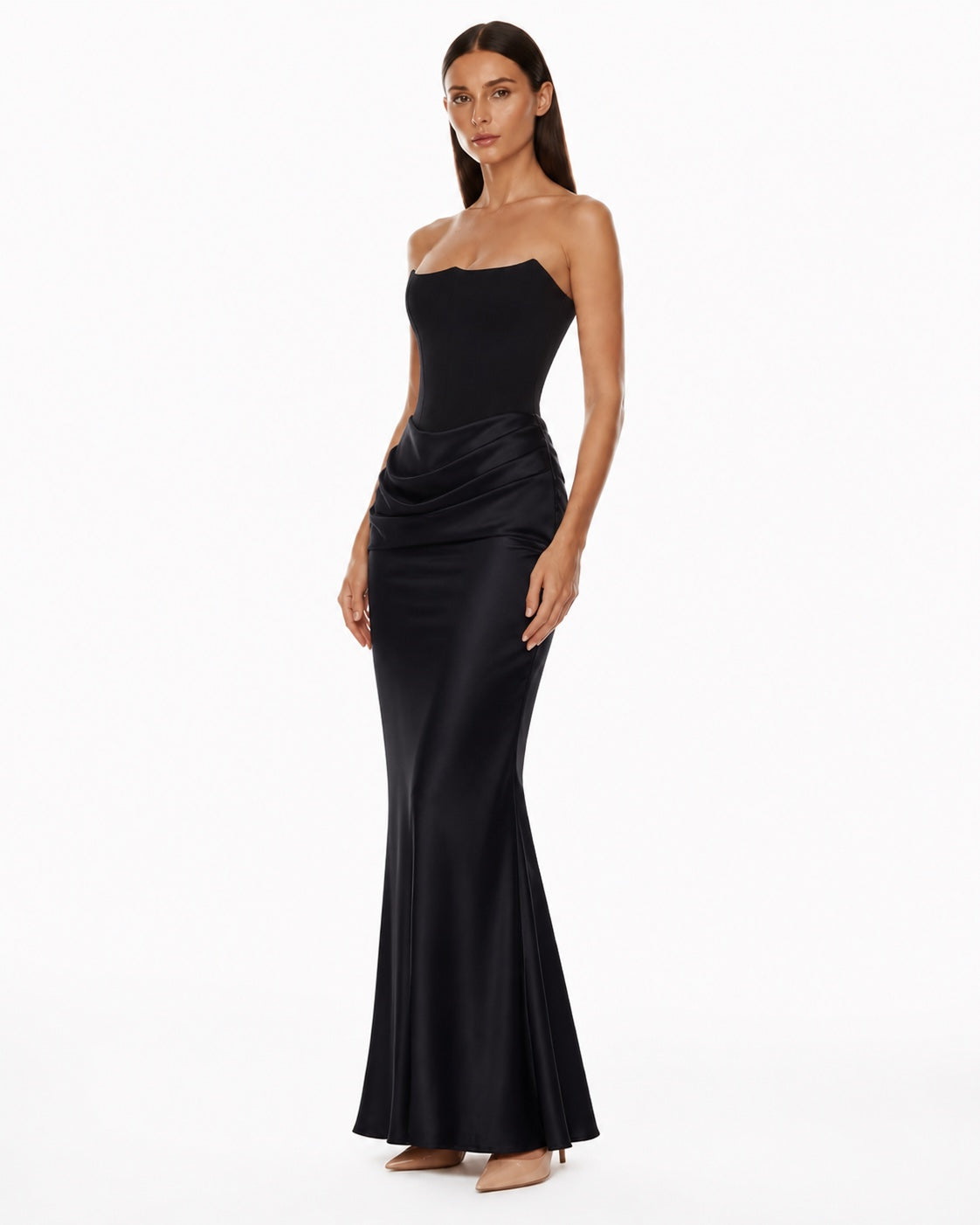 La-Môle Black Gown