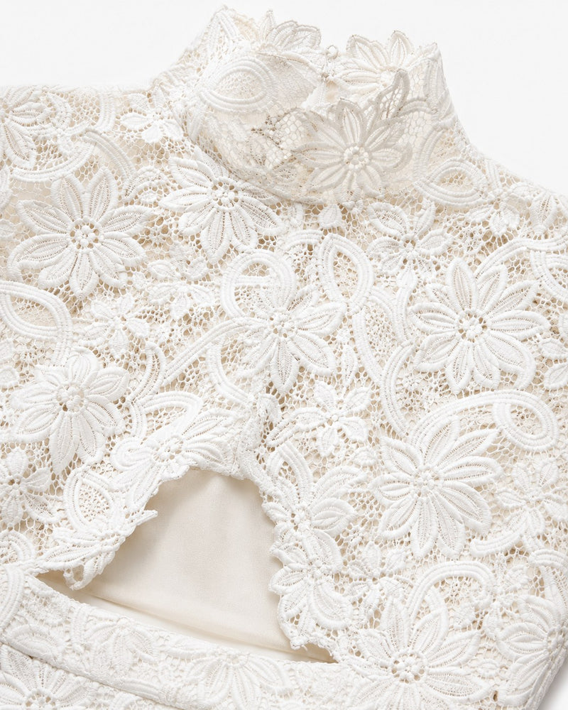 Combinaison en dentelle Valbonne on model